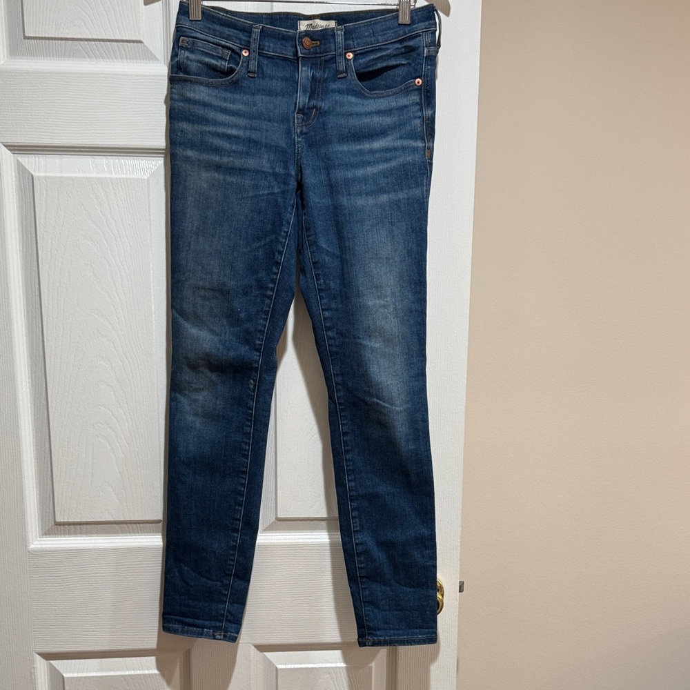 Madewell Dark Blue Skinny Jeans 8” Skinny Size 26 medium wash
